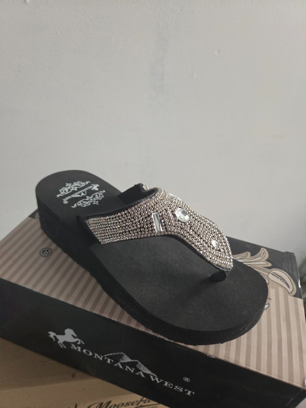 Moosefield Silver & Black Studded-Strap Sandals, Sz 6